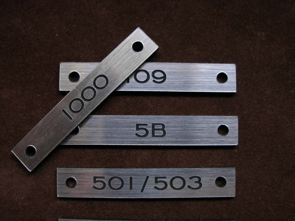 Silver, Acrylic 2-Ply Apartment Bldg. Mail Box Labels